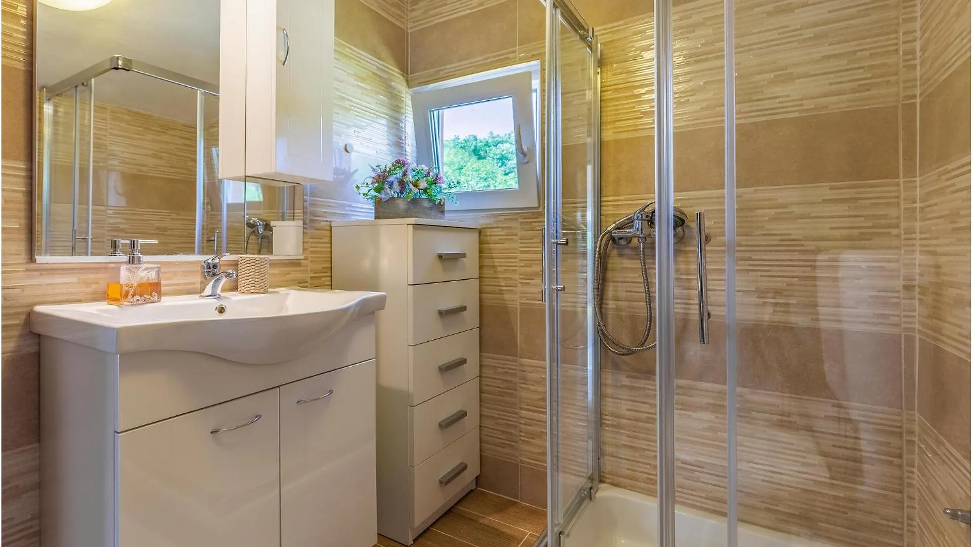 Stunning Apartment In Medulin With Wifi Croazia