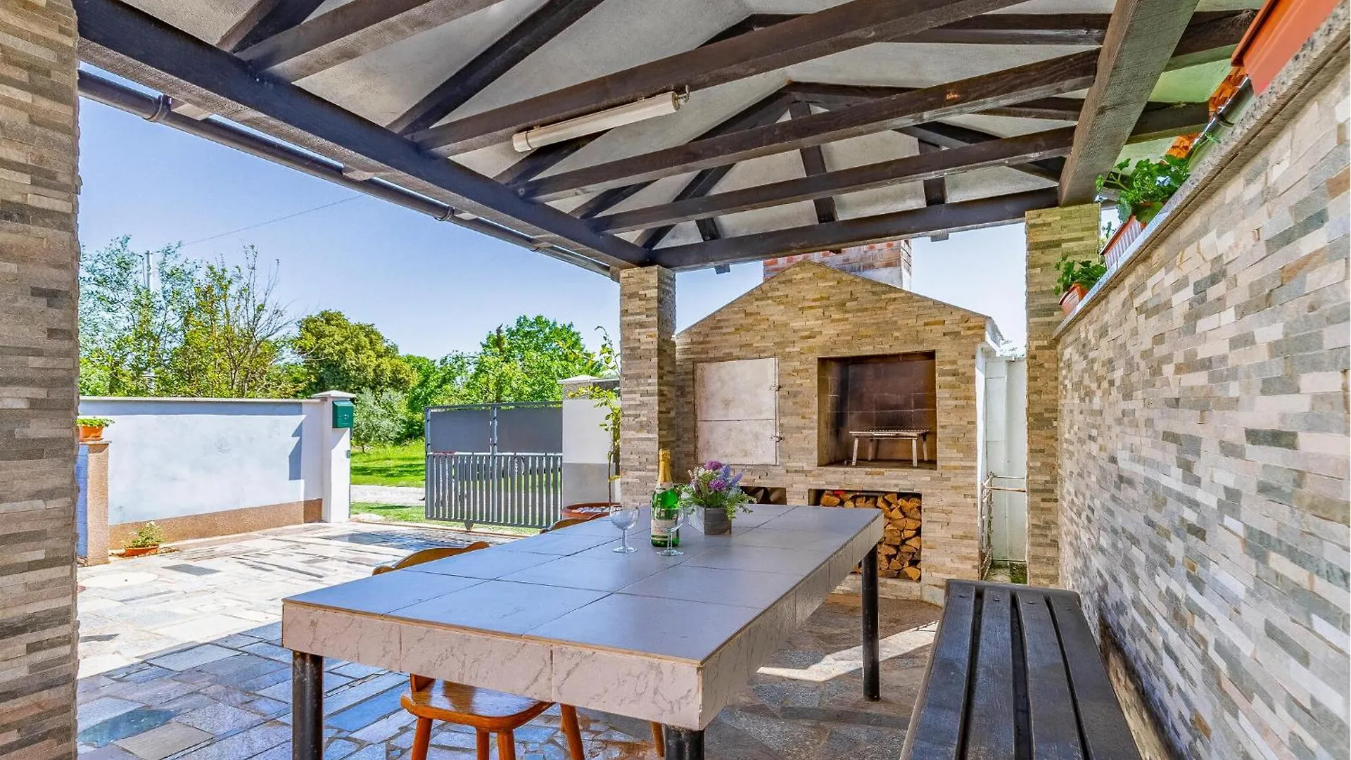 Stunning Apartment In Medulin With Wifi